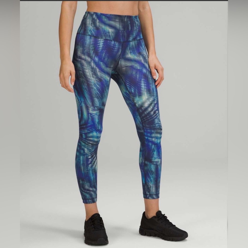 Lululemon Wunder Train High Rise Tight Foil, 25”, size 4, Shapeshifter Flux Blue